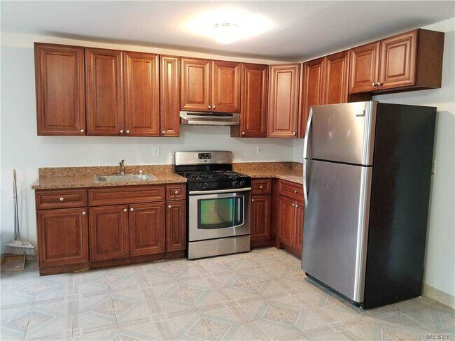 Foto del edificio - 64-19 Woodside Ave