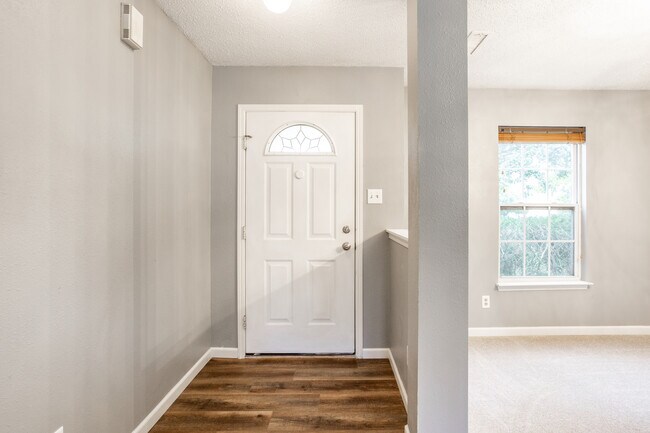 Foto del edificio - 6809 W Dover Pl
