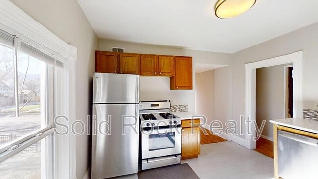 Building Photo - 219 N Institute St