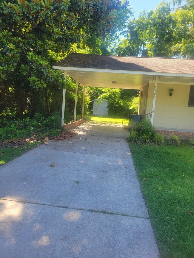 Foto del edificio - 3102 Northwoods Dr