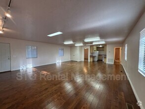 Building Photo - 75 E 800 S