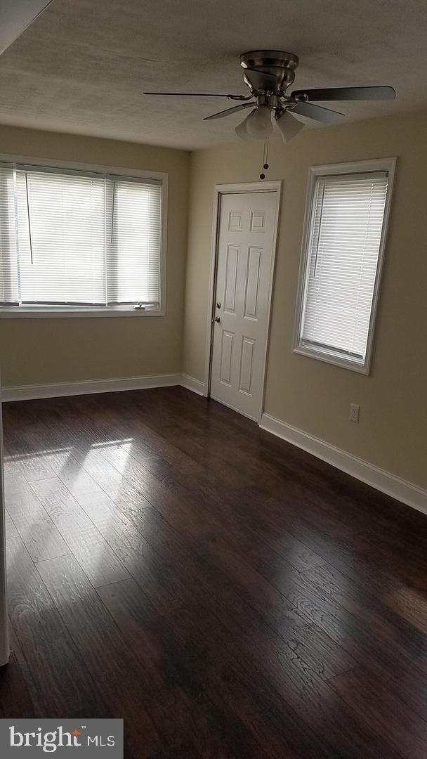 Foto del edificio - 2803 Farris Ln