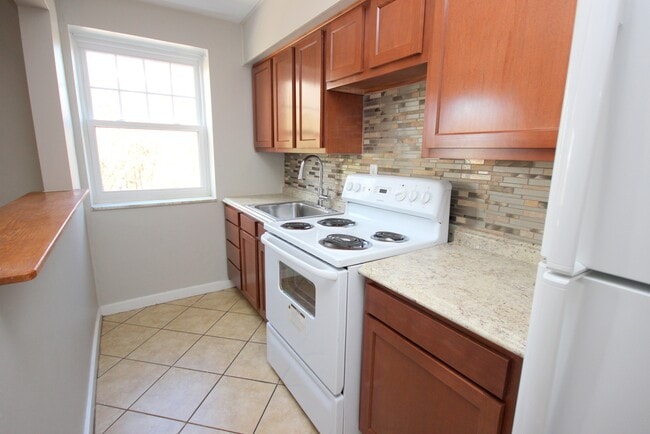 Kitchen - FRIENDSHIP COURT