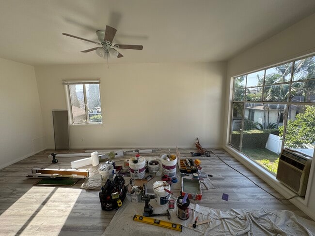 Building Photo - 416 E Cypress St