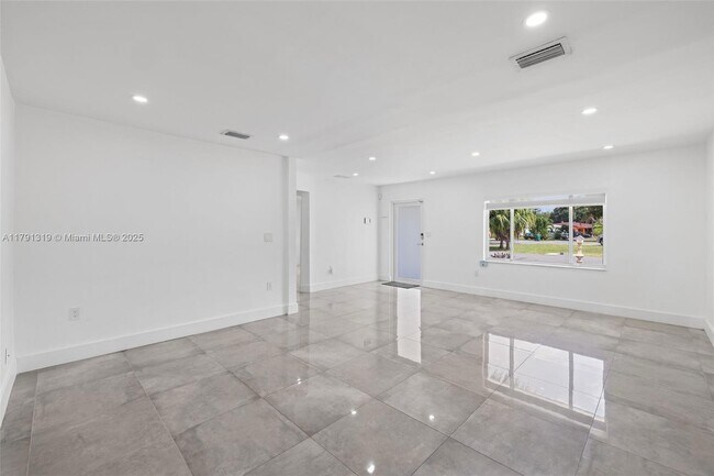 Foto del edificio - 6511 SW 31st St