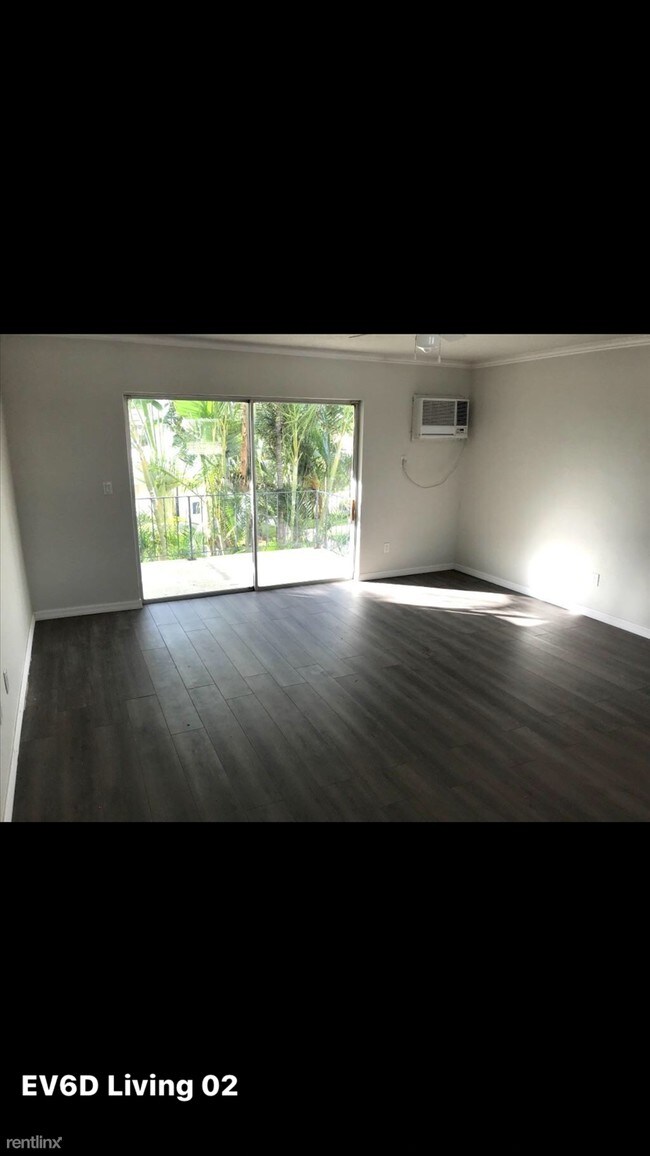 Building Photo - 805 Hummingbird Way