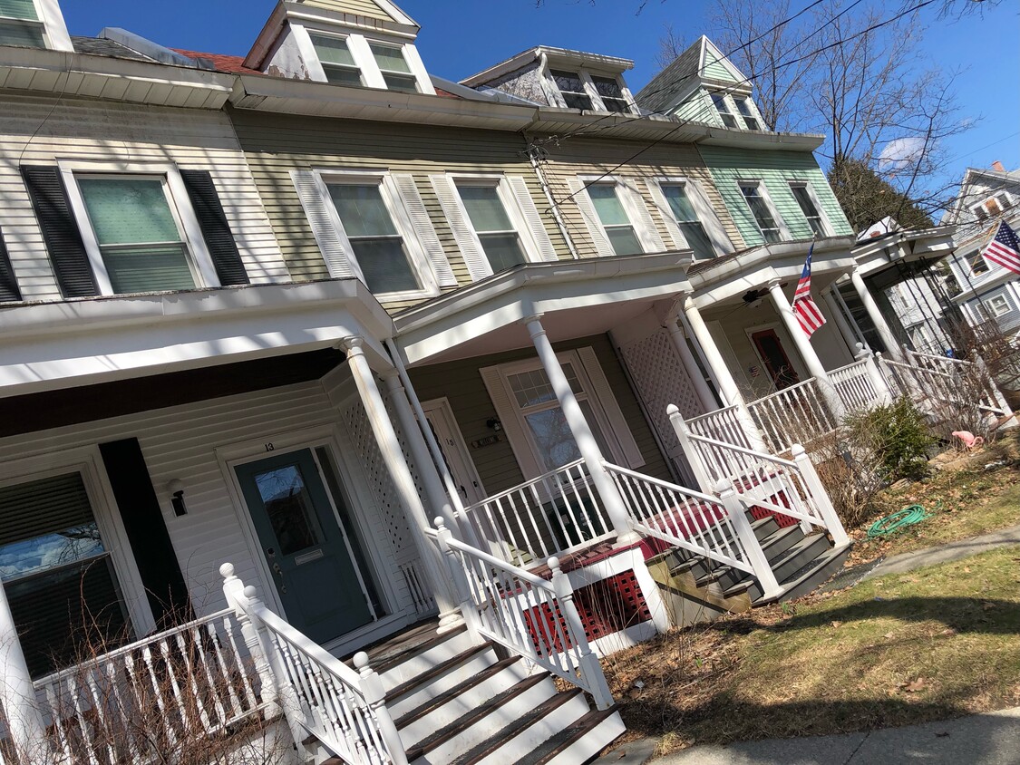 Primary Photo - 15 N Main Ave