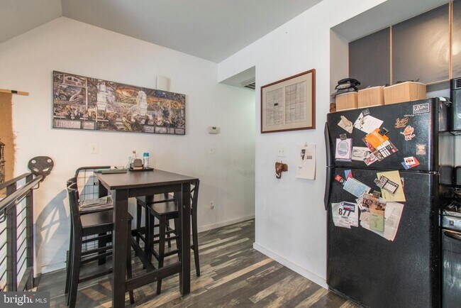Foto del edificio - 909 N American St
