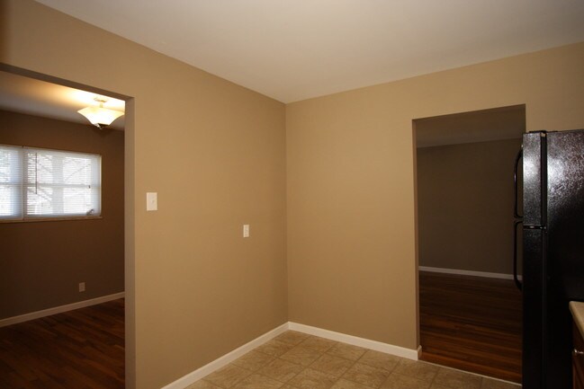 Foto del edificio - 9625 Glen Owen Dr