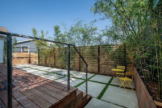 Foto del edificio - Boyle Heights Stunning Modern Farmhouse