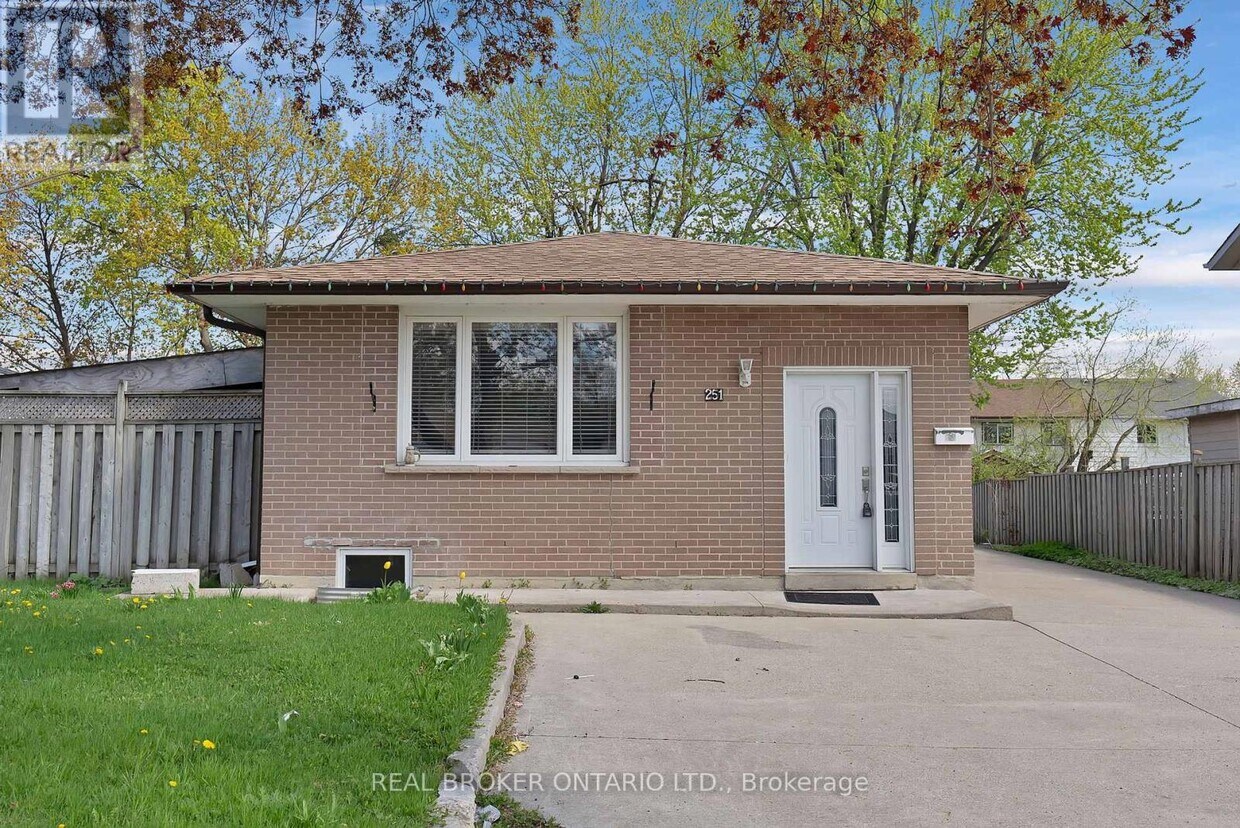 Primary Photo - 251 Vodden St E