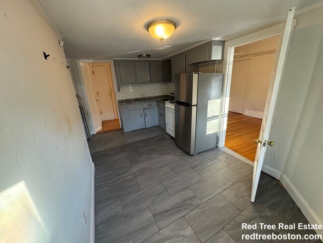 Photo - 1725 Commonwealth Ave Apartment