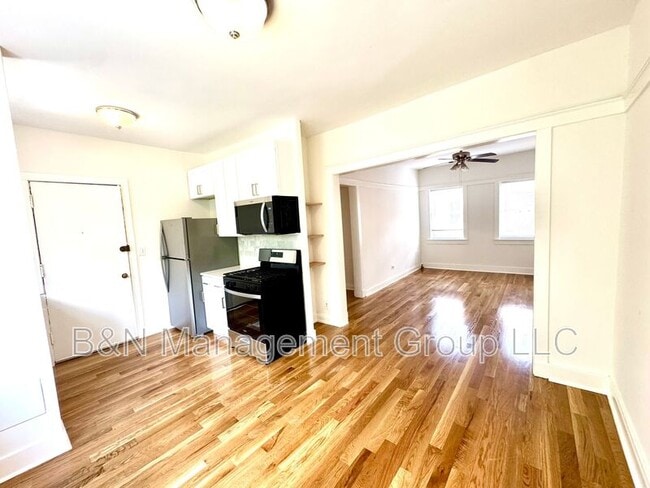 Photo - 1065 W Dakin St Apartment