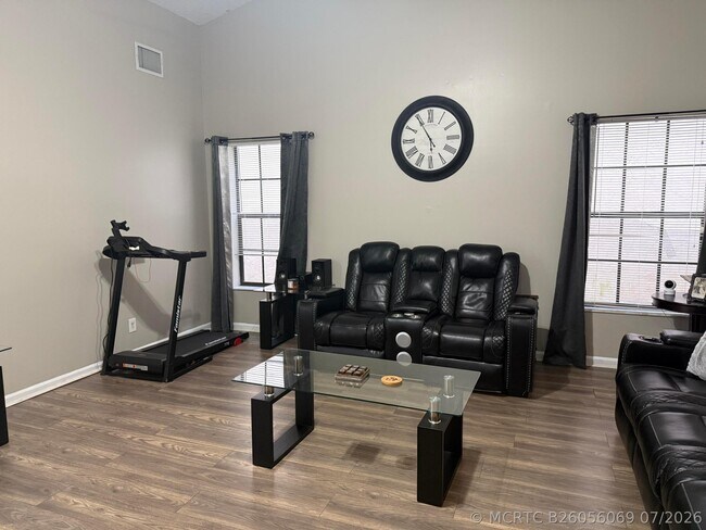 Foto del edificio - 13025 Meadowbreeze Dr