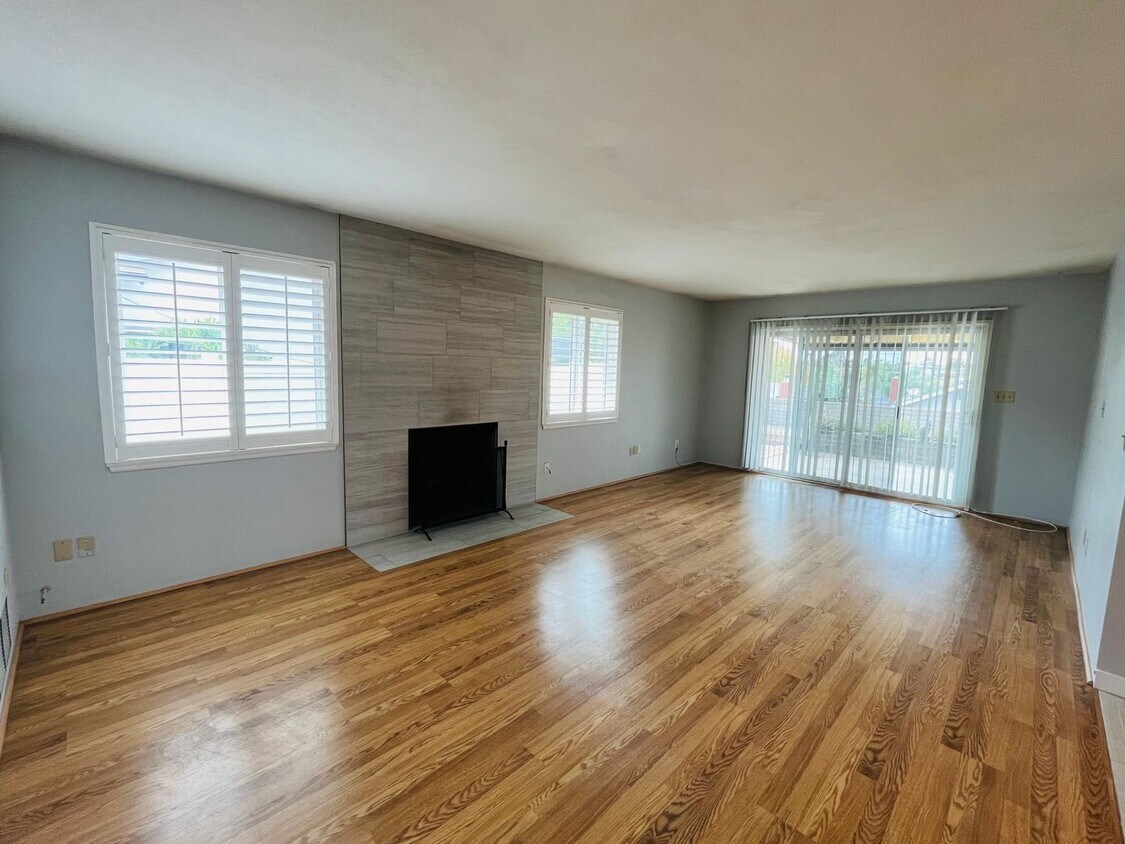 Primary Photo - MOVE IN SPECIAL- ONE MONTH FREE!!! Comfort...
