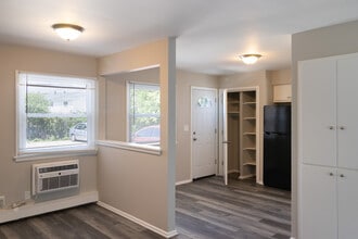 Building Photo - 3026 W Iona Terrace