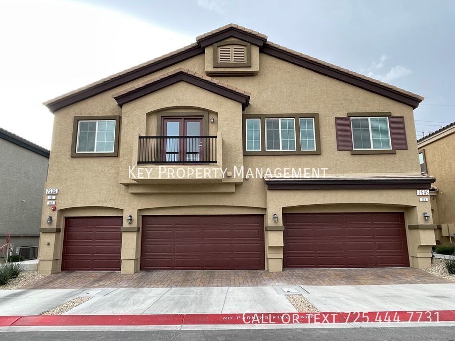 Foto principal - 3 BED 2.5 BATH TOWNHOME IN NORTHWEST LAS V...