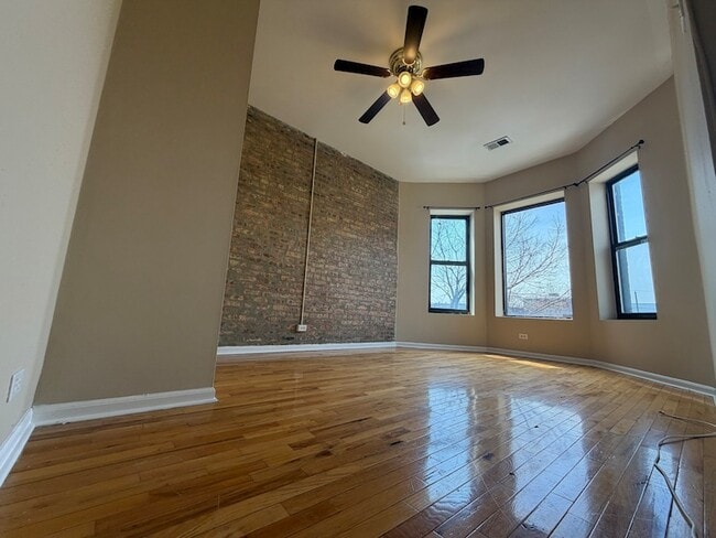 Foto del edificio - 4055 S Calumet Ave