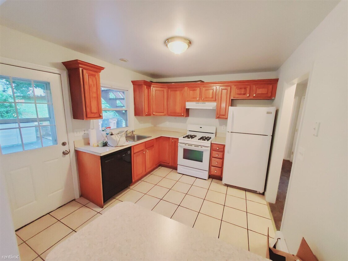 Primary Photo - 2 br, 1 bath Condo - 29 Ely Pl