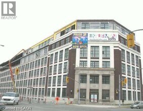 Building Photo - 410 King St W