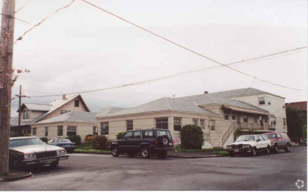 Foto del edificio - Bradford Apartments