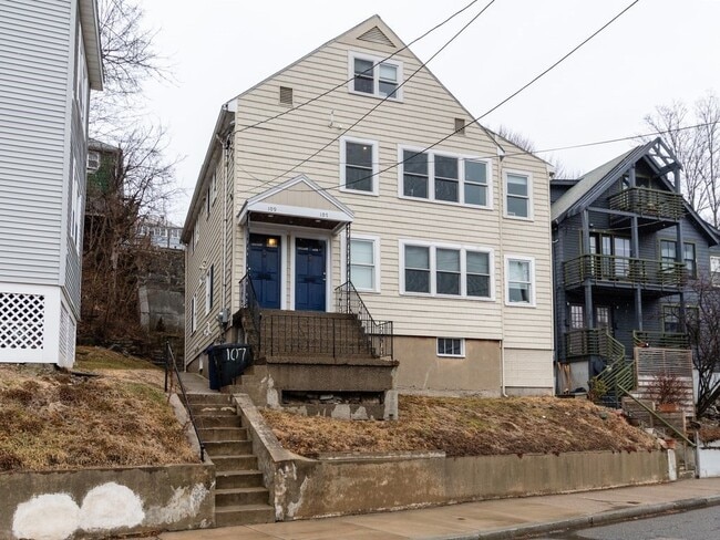 Building Photo - 107 Kenrick St