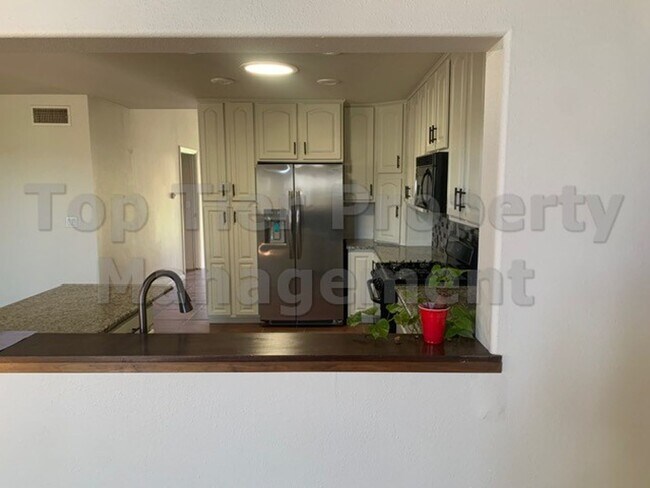 Foto del edificio - Beautiful 4 bed / 2.0 bath / 2,208 sqft Home in Encinitas - Available 02/13