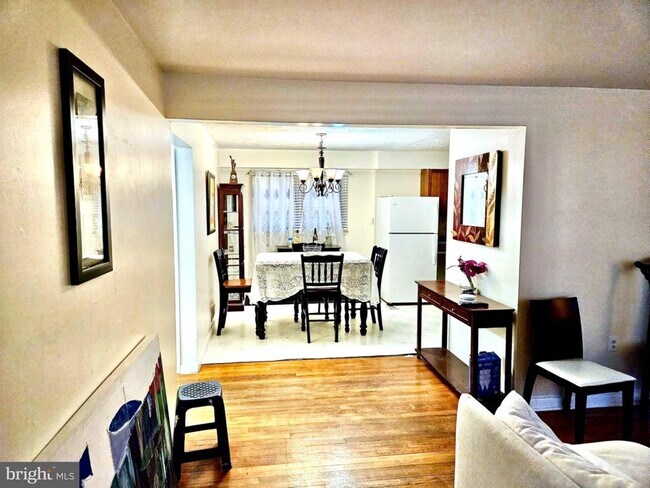 Foto del edificio - 4506 Samar St