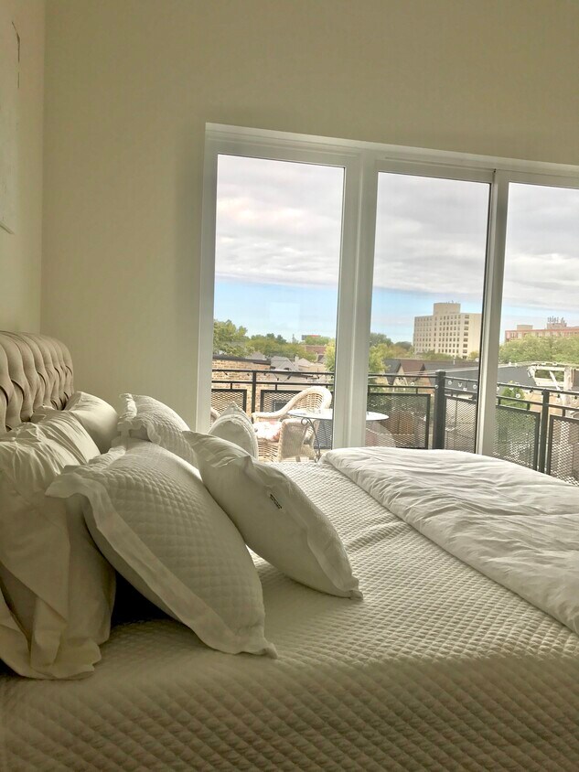 Foto principal - 1750 W North Ave