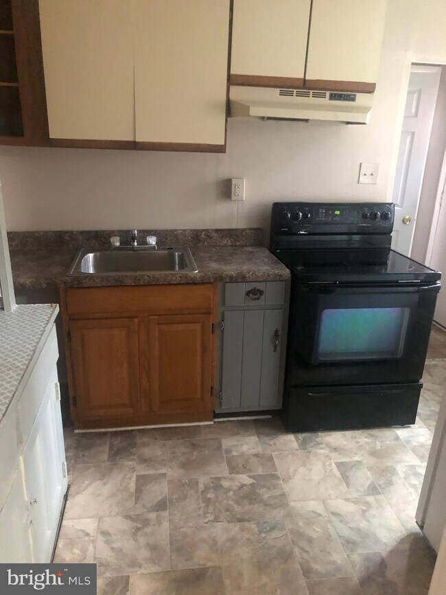 Foto del edificio - 156 Strode Ave