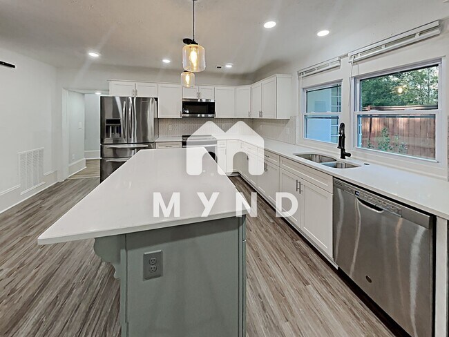 Building Photo - 2653 Randall St