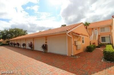 Primary Photo - 6650 Beach Resort Dr