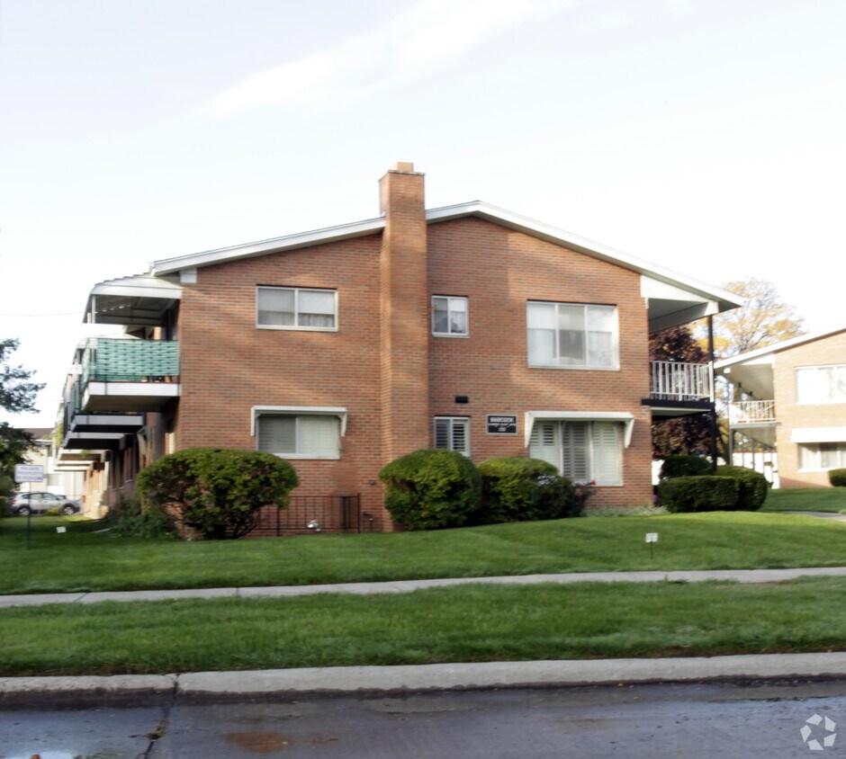 Babcock Clawson Co Op Apartments Royal Oak Mi Apartments Com