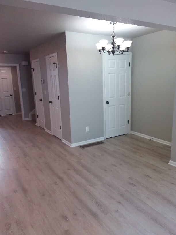 Building Photo - 119 Barberry Ln
