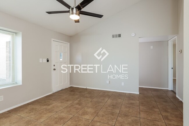 Building Photo - Charming 2 Bedroom in Glendale!