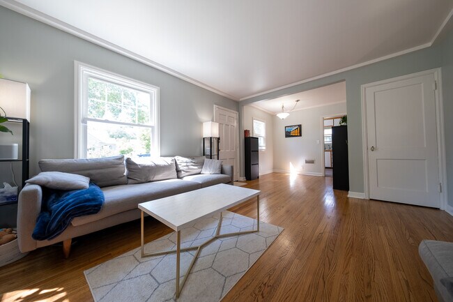 Foto del edificio - 236 N Washburn Ave