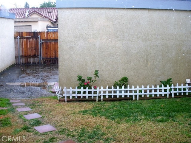 Building Photo - 10864 Pepper Way