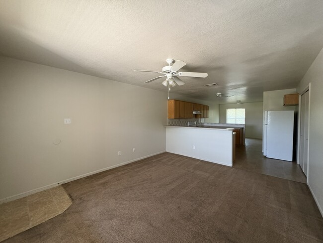 Building Photo - 330 S 40th St