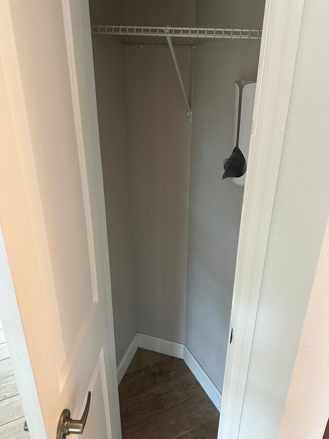 Building Photo - 1216 33rd Ave SW