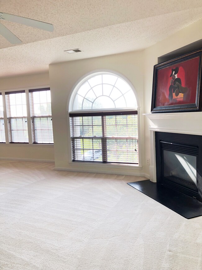 SPACIOUS LIVING SPACE WITH GAS FIREPLACE - 6118 Hedgecock Cir