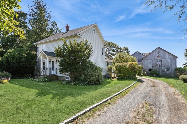 Foto del edificio - 335 Herricks Ln