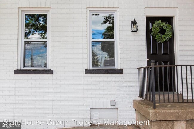 Building Photo - 3 br, 2.5 bath House - 219 N Lime st
