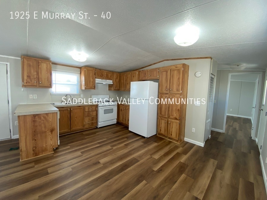 Primary Photo - 1925 E Murray St