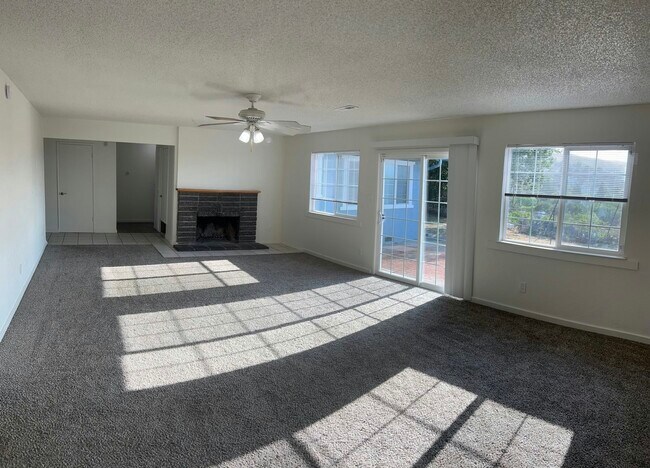 Foto del edificio - 4310 Hillview Dr