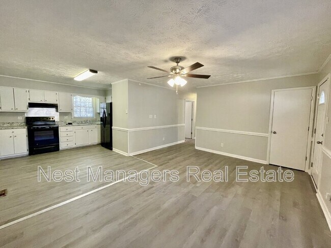 Foto del edificio - 498 Lake Elizabeth Rd