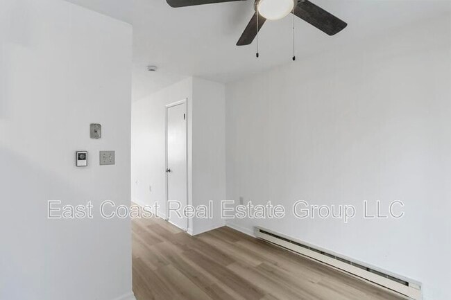 Building Photo - 131 Biser St