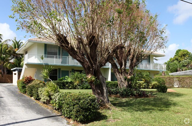 Beautiful Fourplex Property - 2222 Spanish Trl