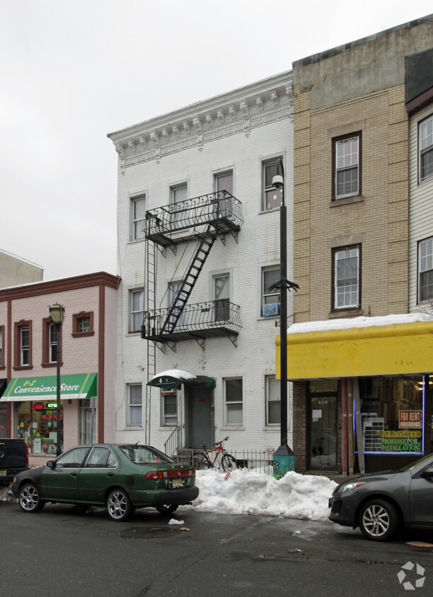 Building Photo - 494 Central Ave