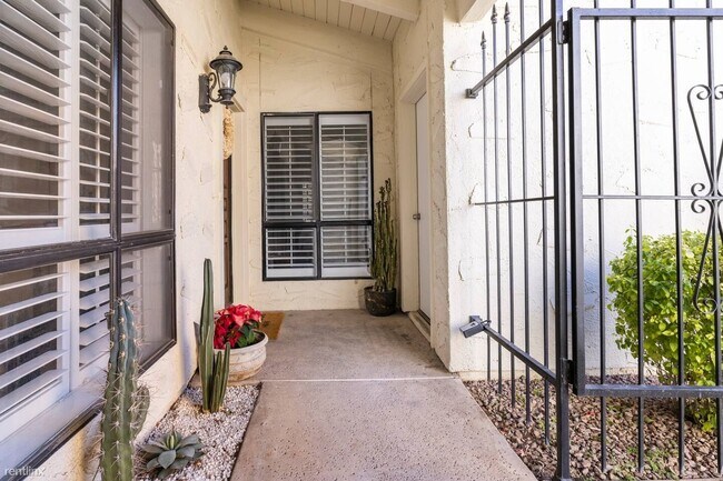 Foto del edificio - 2 br, 2 bath Townhome - 5511 North 71st Place