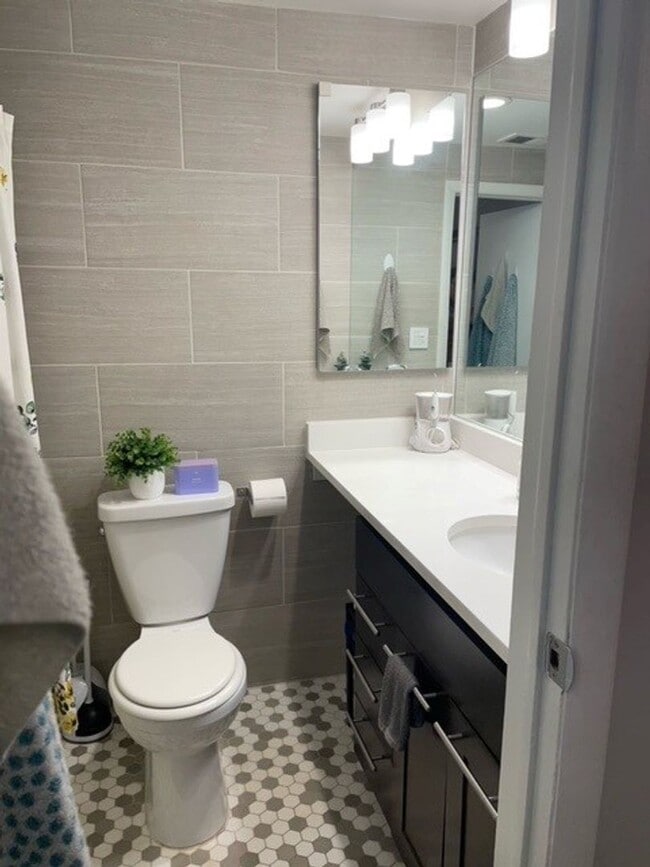 Foto del edificio - 665 W Melrose St